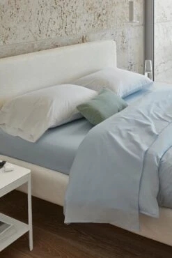 Parallel Bed, Wide -Muutous Zone W DWR 2025 100131189 soft blue v1 001