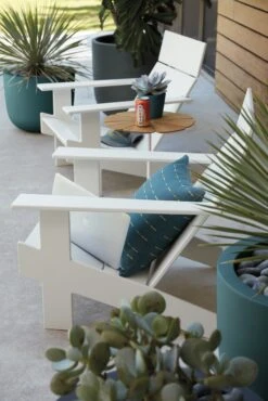 Lollygagger Lounge Chair -Muutous Zone W DWR 2196105 100074359 white v2 001