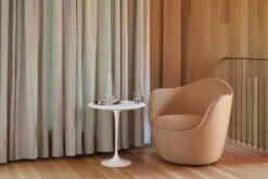 Saarinen Side Table, Oval 18 Saarinen Side Table, Oval -Muutous Zone W DWR 2264 799119 blush v1 1