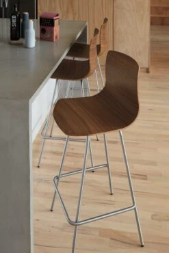 Case Loku Stool 13 Case Loku Stool -Muutous Zone W DWR 2514115 100118711 walnut stainless v1