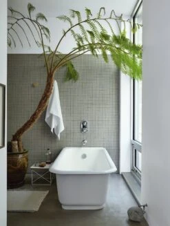 Eames Wire Base Low Table 26 Eames Wire Base Low Table -Muutous Zone W DWR 2515220 100131217 white v1 001