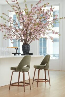 Saarinen Executive Stool -Muutous Zone W DWR 2516364 100145913 sage walnut v3 001