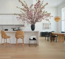 Saarinen Executive Stool -Muutous Zone W DWR 2516364 100146090 sunflower oak v1 001