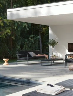 Case Eos Sofa, Three Seater 18 Case Eos Sofa, Three Seater -Muutous Zone W DWR 2517116 100152587 black v2 001 1