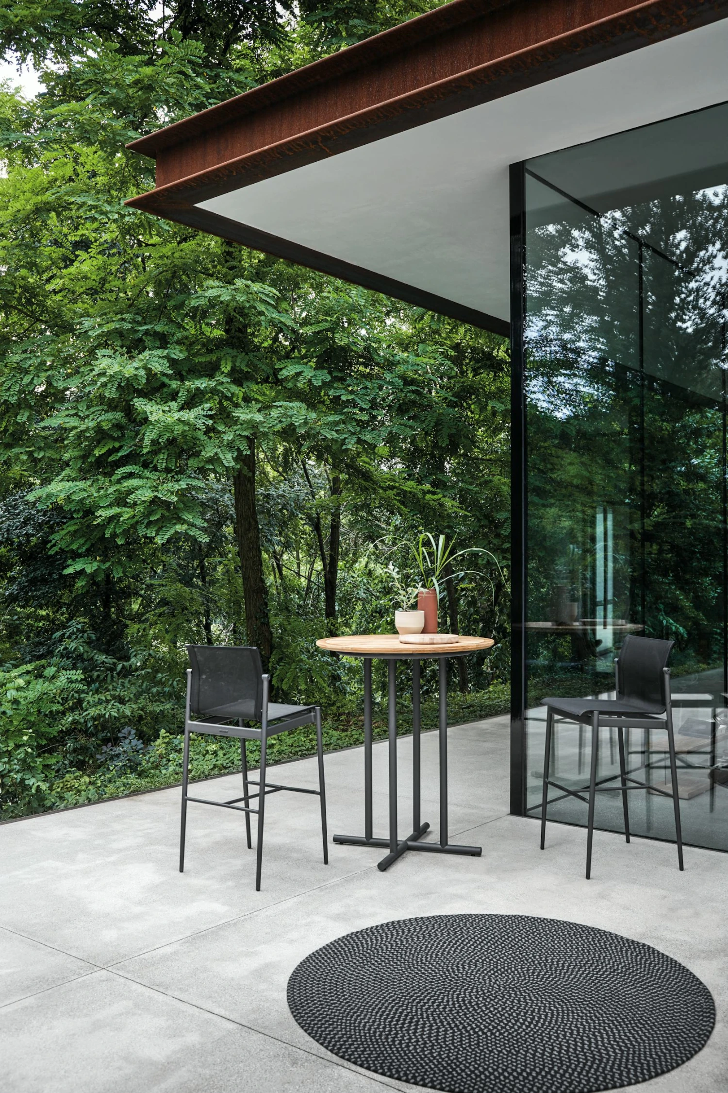 Whirl Bar Table 2 Whirl Bar Table - Image 2