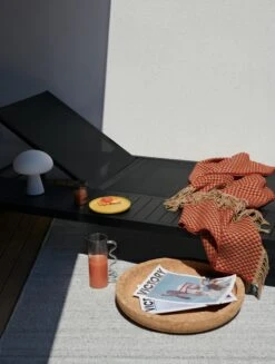 Case Eos Platform Lounger -Muutous Zone W DWR 2526079 100197033 black v4 003