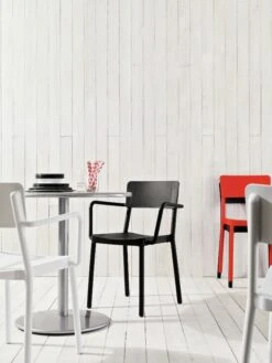 Sustainable Lisboa Chair -Muutous Zone W DWR 2528683 100199693 black v1 001