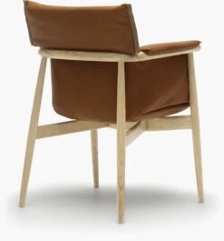 E005 Embrace Armchair -Muutous Zone W DWR 2530107 100216130 loke 7748 natural soap oak a v2