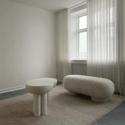 Crown Table 11 Crown Table -Muutous Zone W DWR 2560295 100403507 sheepskin white v2