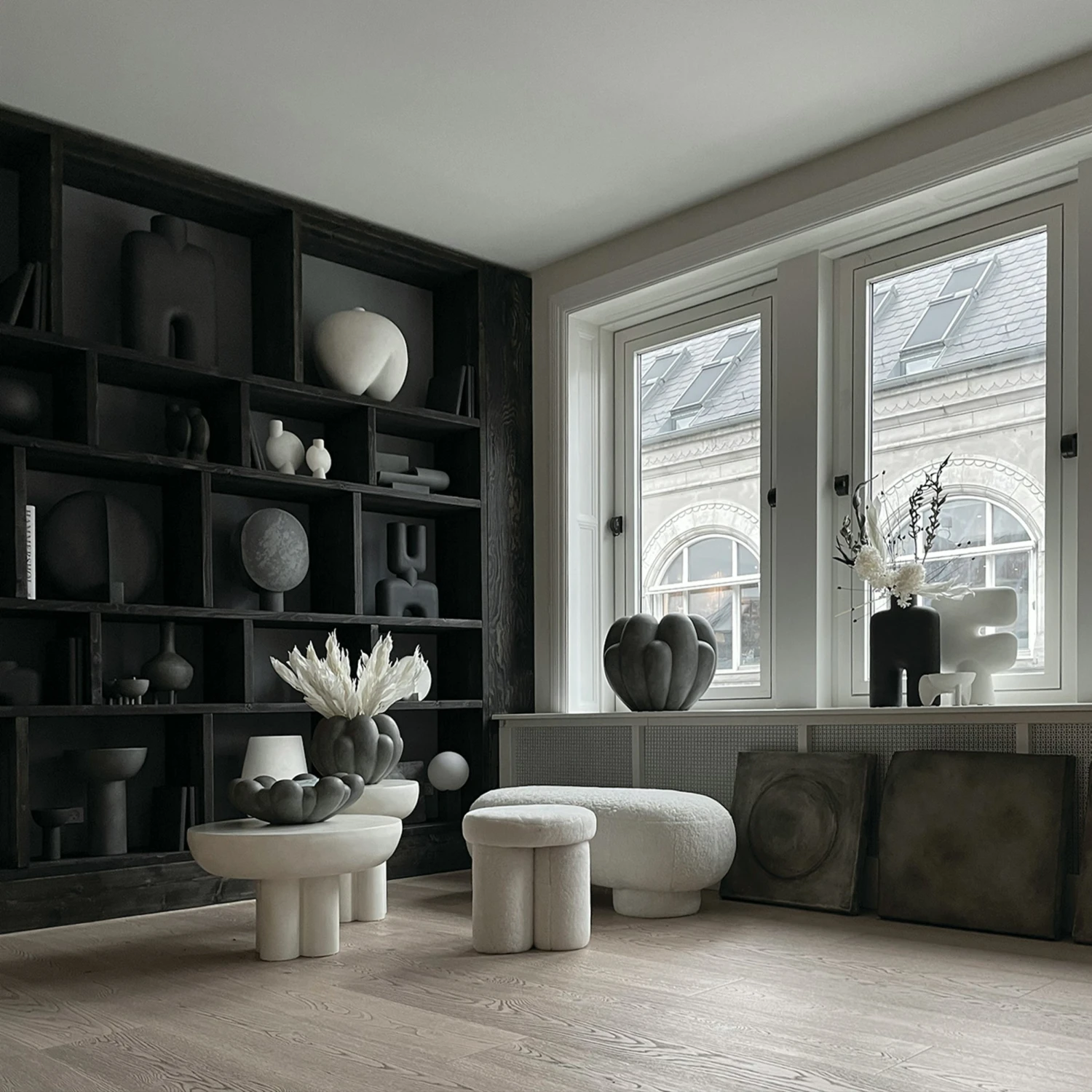 Crown Table 3 Crown Table - Image 3