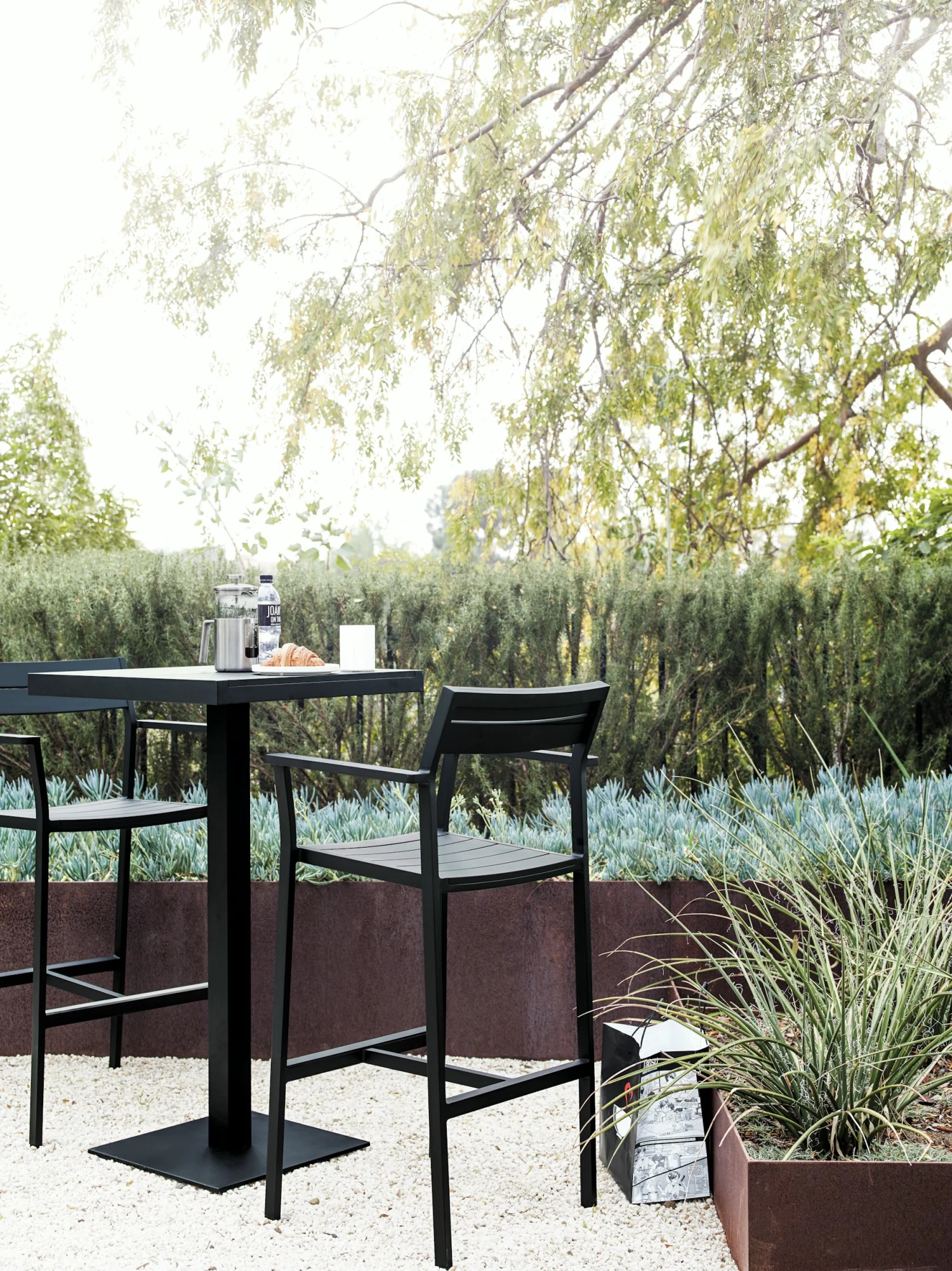 Case Eos Pedestal Bar-Height Table 5 Case Eos Pedestal Bar-Height Table - Image 5