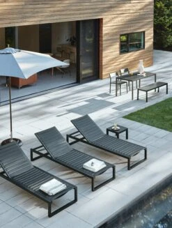 Case Eos Chaise Lounge -Muutous Zone W DWR 4067 703116 black v2 001