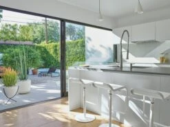 Lem Piston Stool -Muutous Zone W DWR 5137 100078152 white v