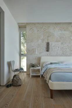 Fritz Hansen Series 7 Chair 23 Fritz Hansen Series 7 Chair -Muutous Zone W DWR 6095 100064795 lily walnut v3 001