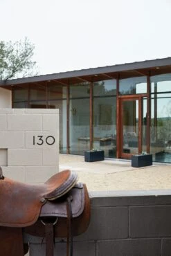 Neutra Modern House Numbers -Muutous Zone W DWR 6209 100071540 black v jpg