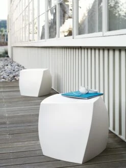 Heller Frank Gehry Left Twist Cube -Muutous Zone W DWR 6659 531955 white v1