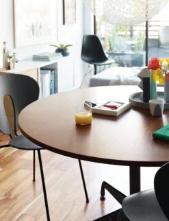 Eames Table, Square -Muutous Zone W DWR 6668 100073320 doll five v2 tif 2