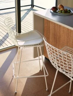 Bertoia Indoor-Outdoor Stool -Muutous Zone W DWR 6841 207812 white v2 001