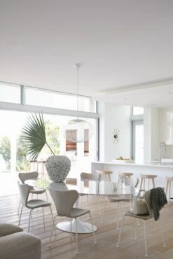 Fritz Hansen Series 7 Chair 25 Fritz Hansen Series 7 Chair -Muutous Zone W DWR 7202 100081520 carrara white v1 001