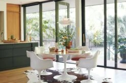 Saarinen Dining Table, Round -Muutous Zone W DWR 7204 787109 arabescato white v1 001 1