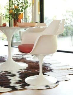 Saarinen Tulip Armchair -Muutous Zone W DWR 7224 293020 red white v1 001
