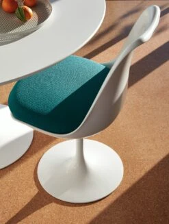 Saarinen Tulip Side Chair, Upholstered Seat -Muutous Zone W DWR 7230 100149758 aqua white v1 001