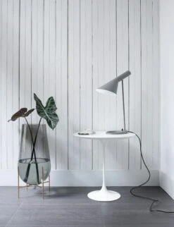 Saarinen Side Table, Round -Muutous Zone W DWR 751 100071879 dark grey v2 001 jpg