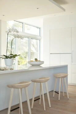 Tractor Stool 18 Tractor Stool -Muutous Zone W DWR 7639 100068091 ash v1 001