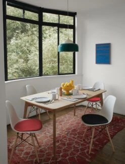 Eames Upholstered Molded Fiberglass Side Chair -Muutous Zone W DWR 8976 100131175 oak v6 001