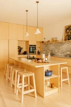 The Weaver's Stool -Muutous Zone W DWR GabrielTan Porto FN0658