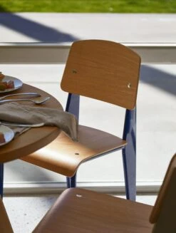 Vitra Prouvé Standard Chair -Muutous Zone W DWR SU23 EDITORIAL DEEPWELL 145