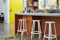 Hay Revolver Stool -Muutous Zone W HAY 2514631 100145198 white v2 001