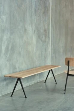 Hay Pyramid Bench -Muutous Zone W HAY 2514857 100134575 matt lacquered oak black v1 001