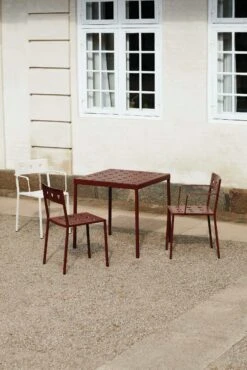Hay Balcony Cafe Table -Muutous Zone W HAY 2537823 100279359 iron red v3