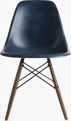 Muutous Zone 16 Eames Molded Fiberglass Side Chair