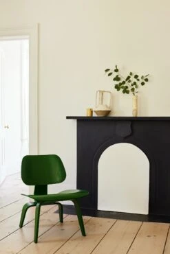 Eames Molded Plywood Lounge Chair, Herman Miller X HAY -Muutous Zone W HM 2548435 100345965 forest green v1 001