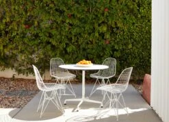 Eames Outdoor Table -Muutous Zone W HM 2566074 100435455 white 36in v1 001 1