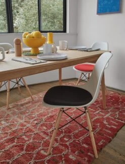 Eames Upholstered Molded Fiberglass Side Chair -Muutous Zone W HM 4561 100172772 white black panda v1 001