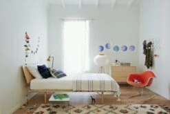 Nelson Thin Edge Bed, Veneer 27 Nelson Thin Edge Bed, Veneer -Muutous Zone W HM Venice 05 002 1