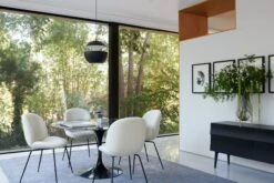 Gubi Beetle Side Chair -Muutous Zone W KNO 7204 100291618 portoro marble black v1 001