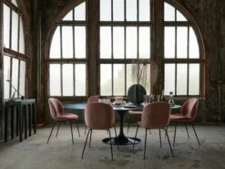 Saarinen Dining Table, Oval 18 Saarinen Dining Table, Oval -Muutous Zone W KNO 7204 291149 nero marquina black v1 001 2